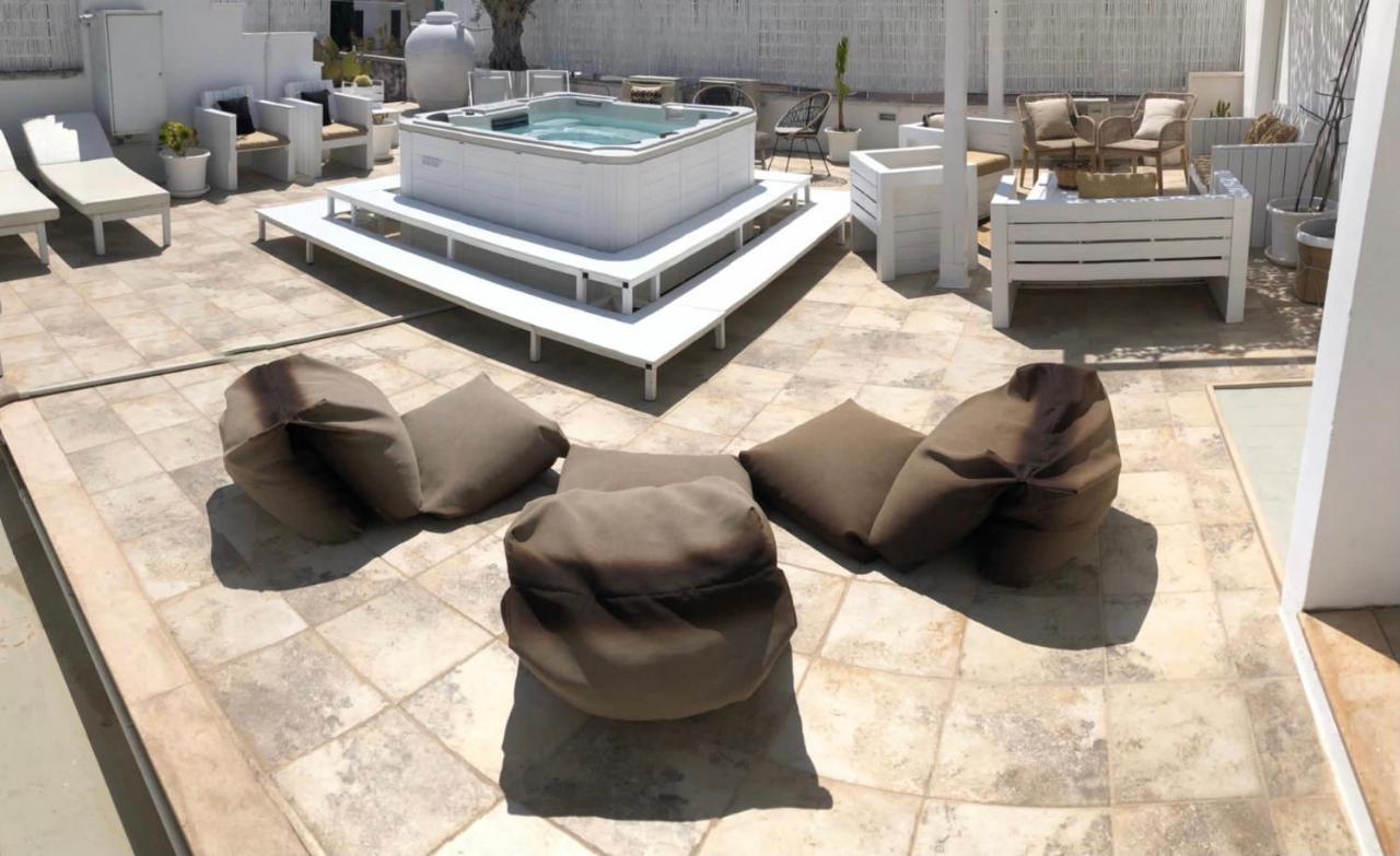 Hotel Chichouse Monopoli Exterior foto